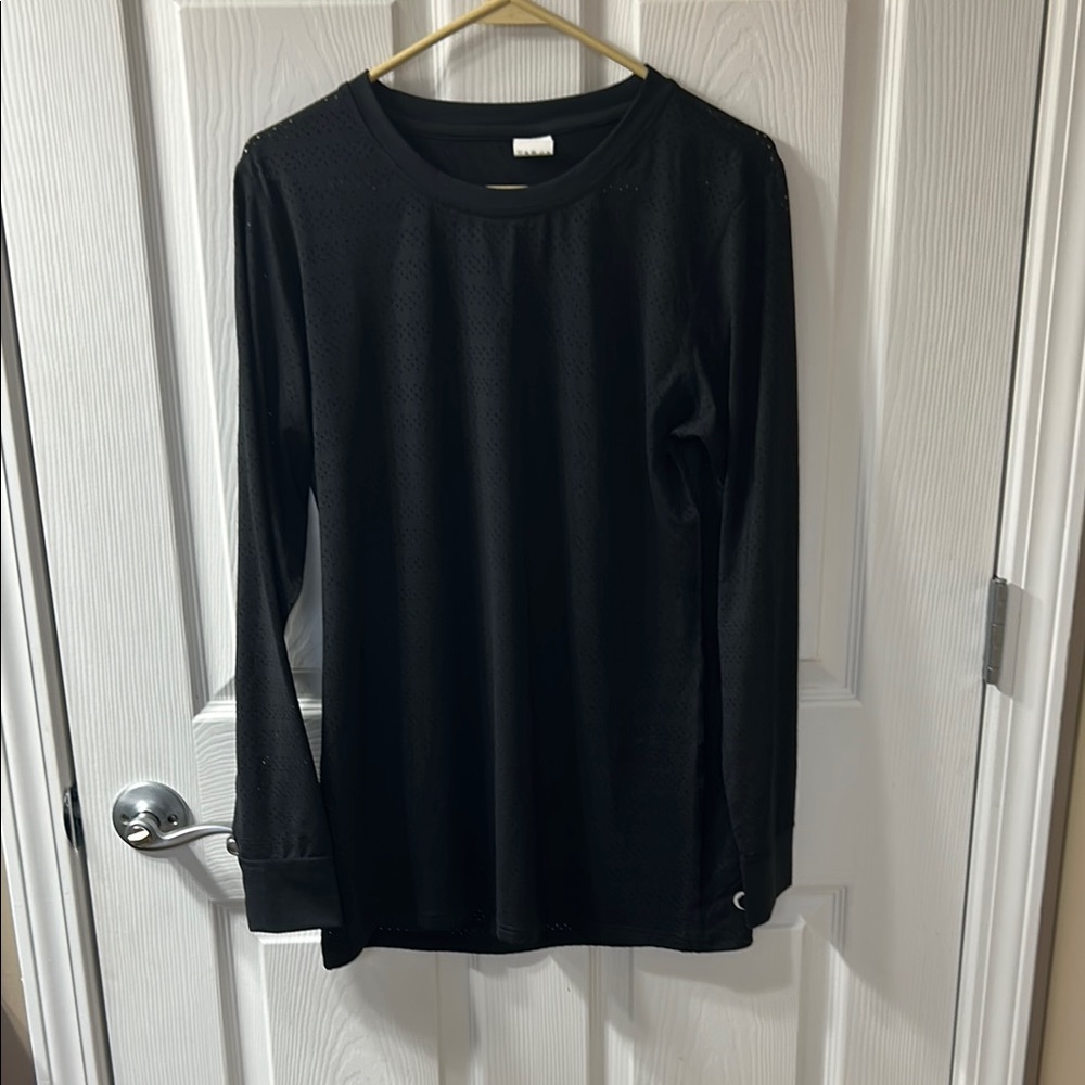ZYIA Black Long Sleeve Tee Essential Crew Neck